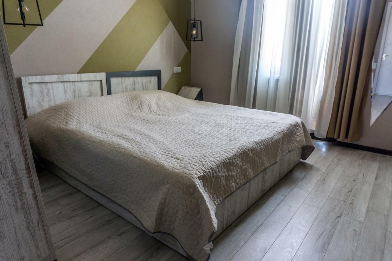 Guesthouse Kado Tbilisi Esterno foto
