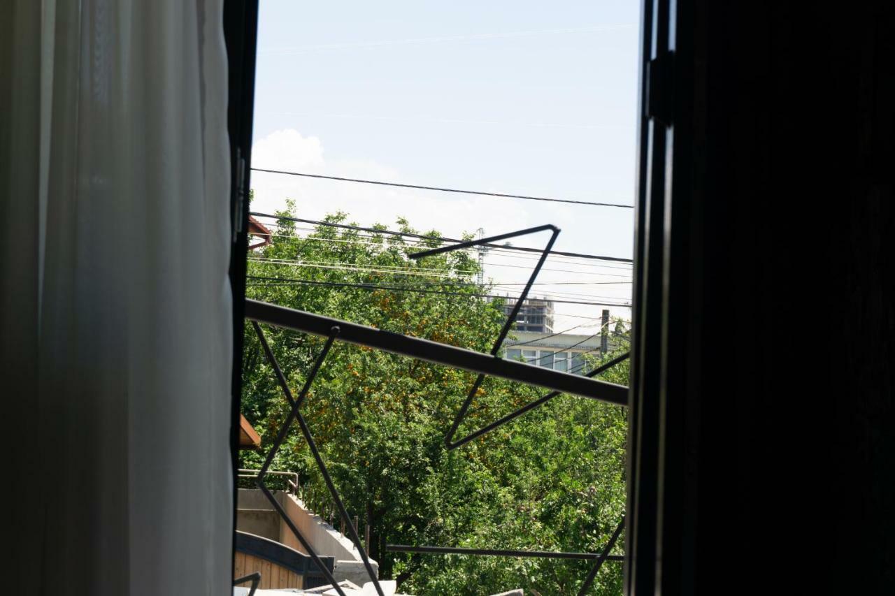 Guesthouse Kado Tbilisi Esterno foto