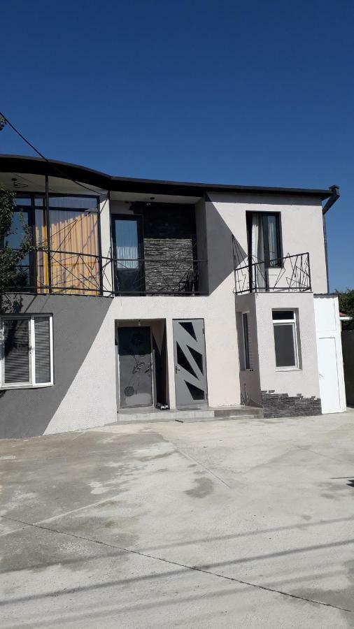 Guesthouse Kado Tbilisi Esterno foto